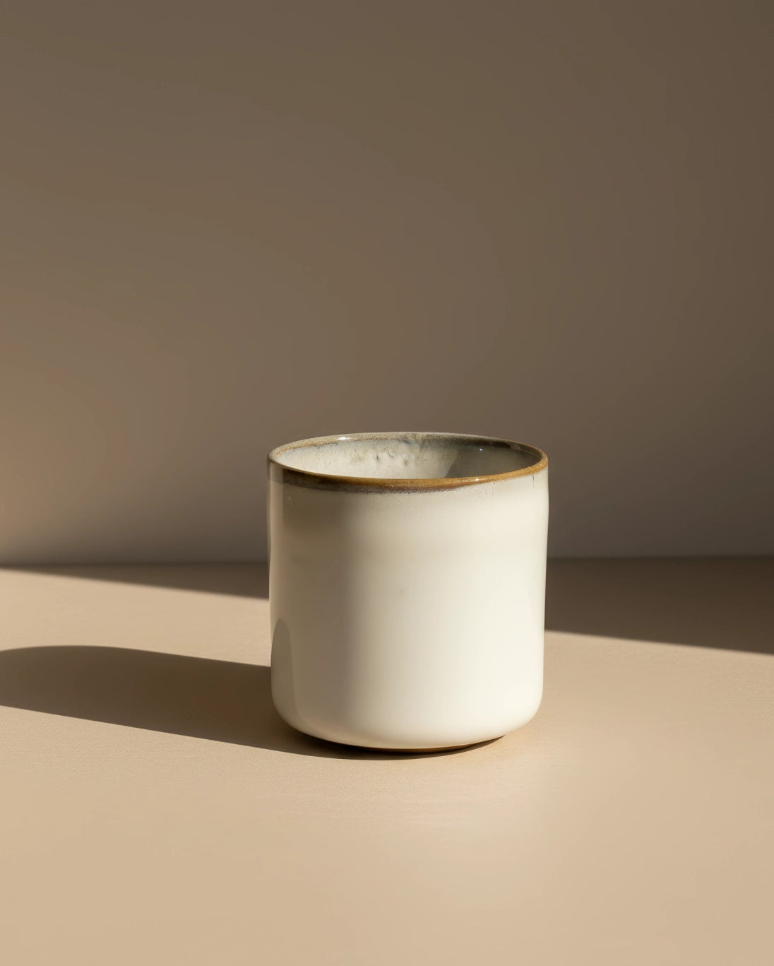 Scandic Sails Becher aus weißer Keramik mit braunem Rand im 6er Set