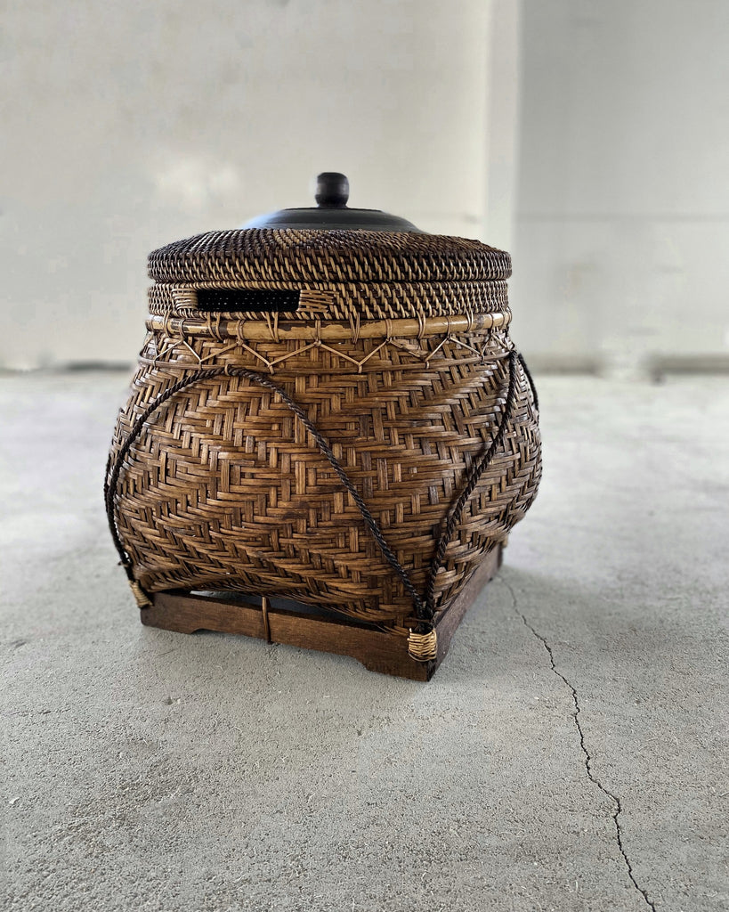 Handgewebter Rattan Wäschekorb - The Colonial Basket - Paul & Romi