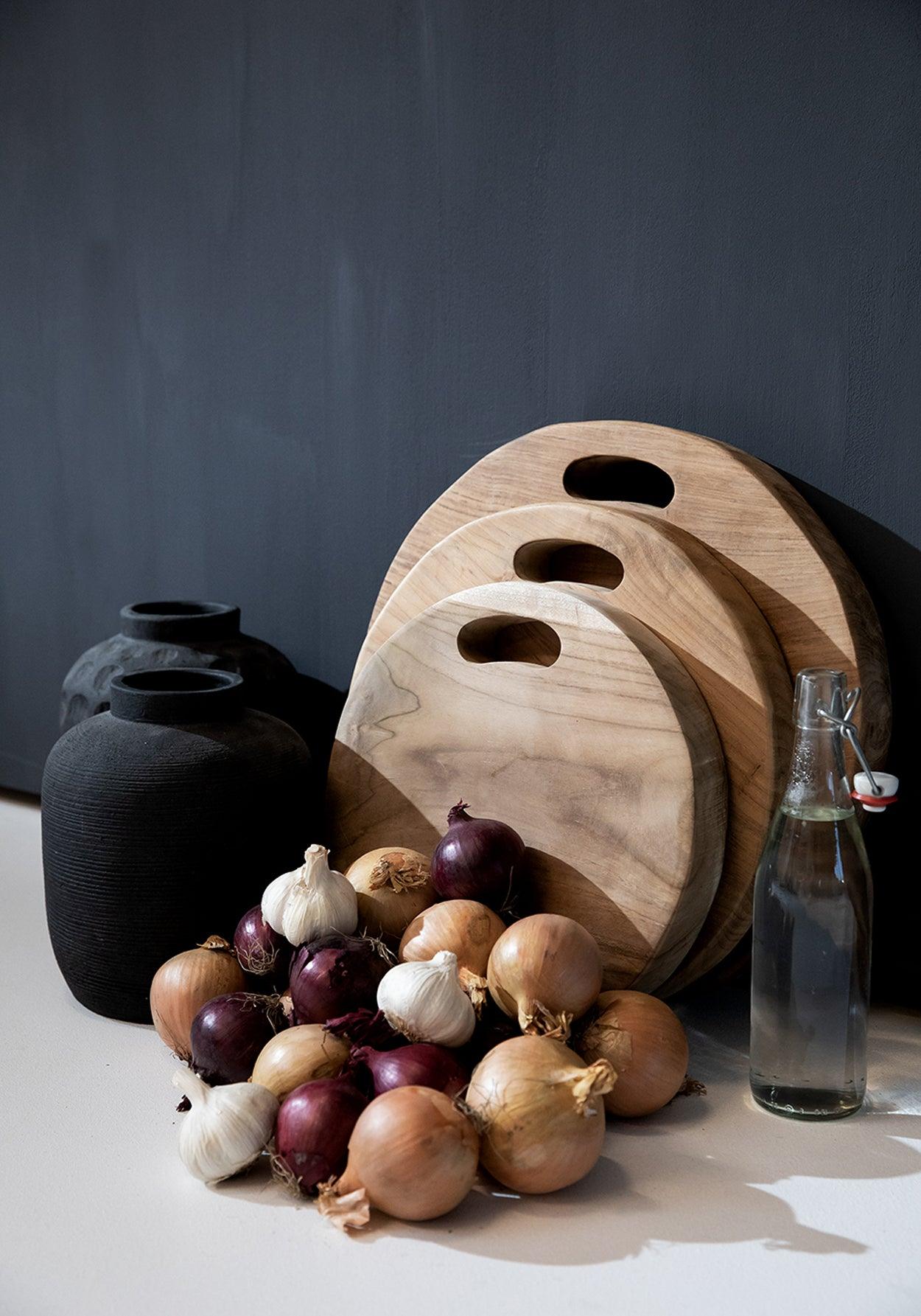 Serviertablett aus Teakholz - The Teak Root Tray - Paul & Romi